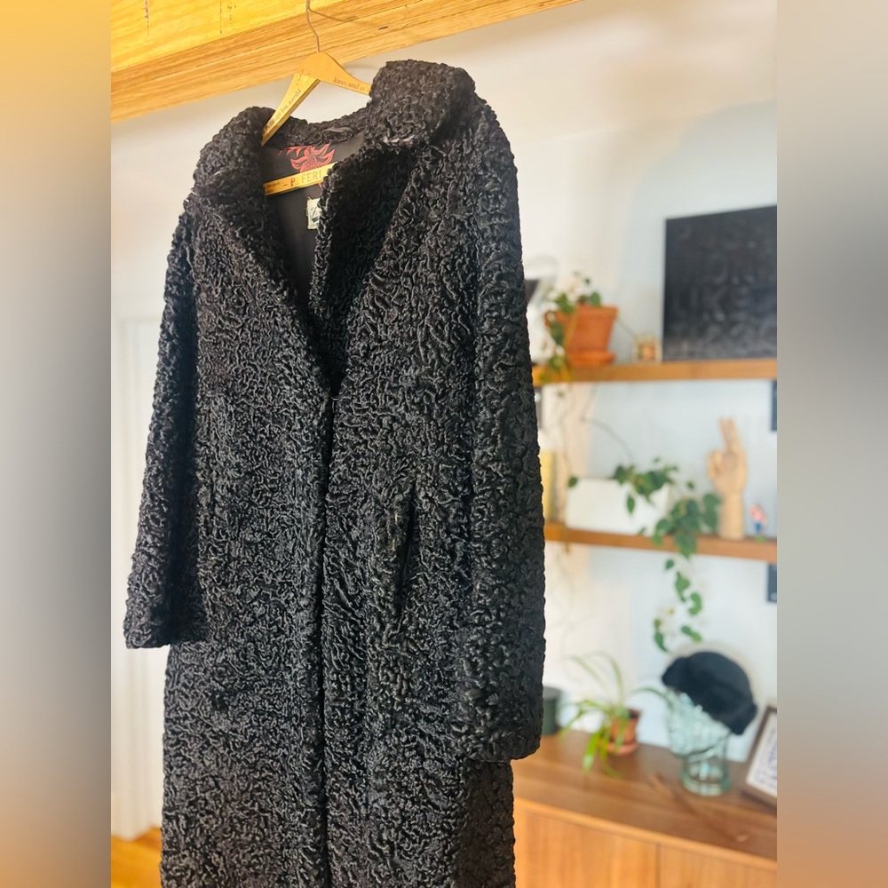 VTG 1950 Black Astrakhan Lamb Fur Coat | Made in Quebec by Fernand Émond - Picture 11 of 15